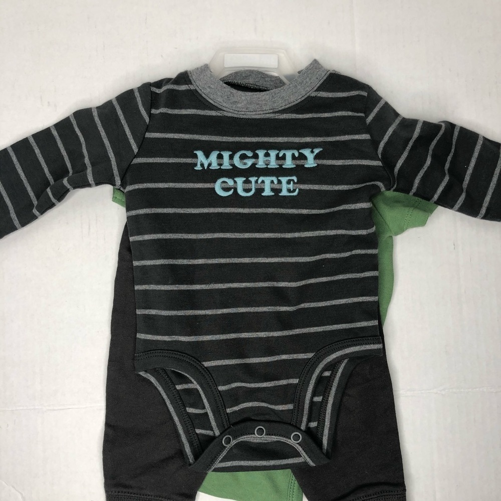- Carter’s baby boy 3 piece set outfit size 3m